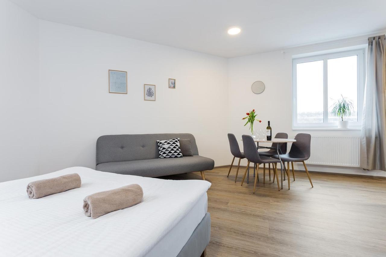 Harfa Apartments Praag Buitenkant foto