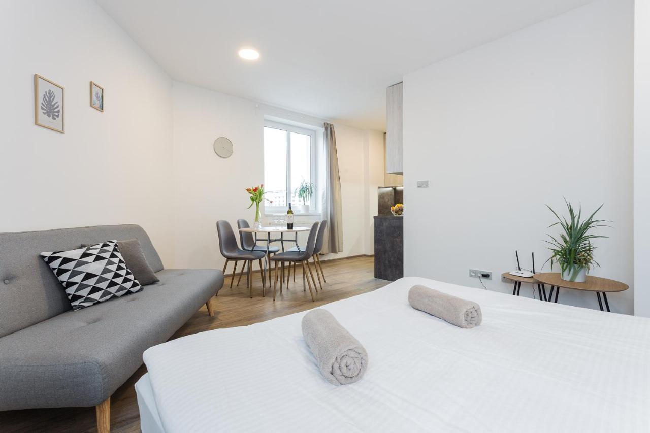 Harfa Apartments Praag Buitenkant foto